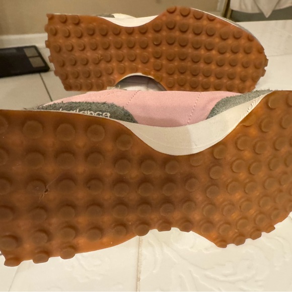 New Balance Women's Pink and Green Sneakers 327 - Size 6.5 - Picture 7 of 9